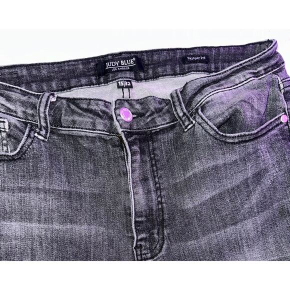 Black Distressed Judy Blue Hem Skinny Jeans – Women’s – Size 32 - Picture 3 of 4
